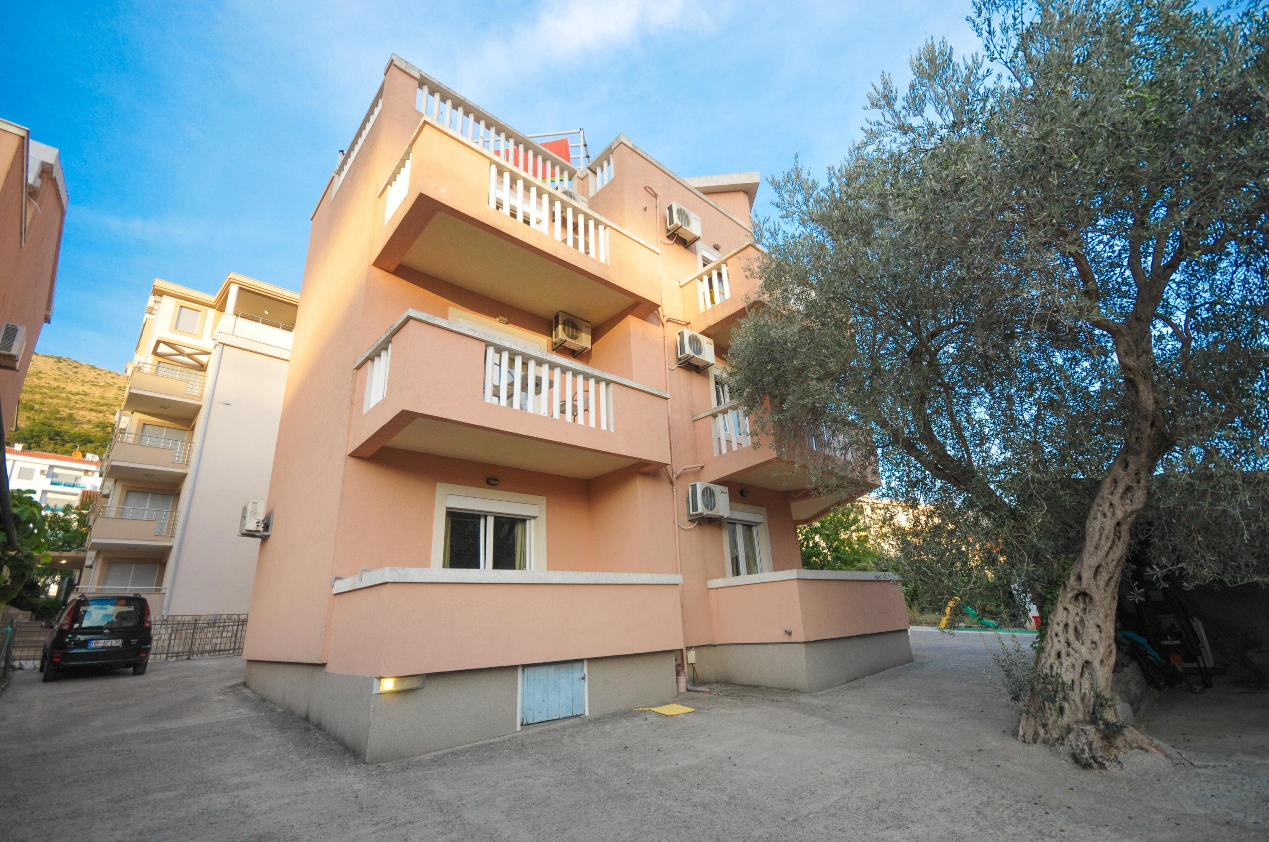 Фото Medin Orange Apartments 3*
